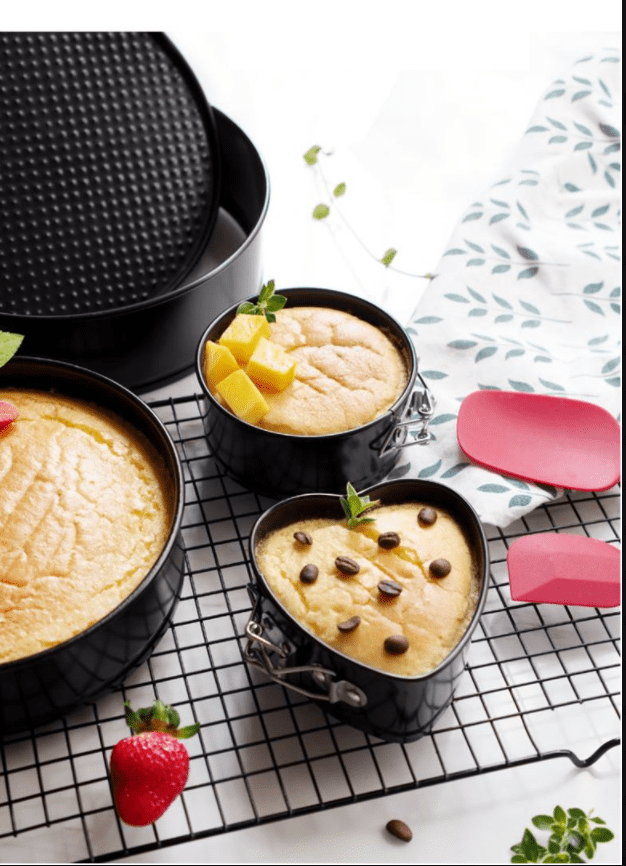 Set of 4 Springfoam Round Cake Tin.